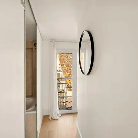 Magnificent - Ac- 2br-