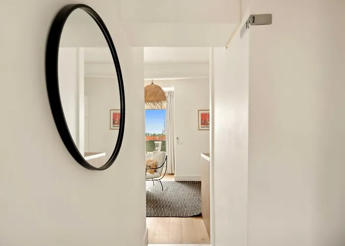 Magnificent - Ac- 2br-