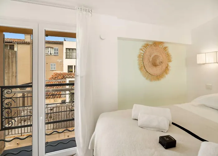 Magnificent - Ac- 2br- *