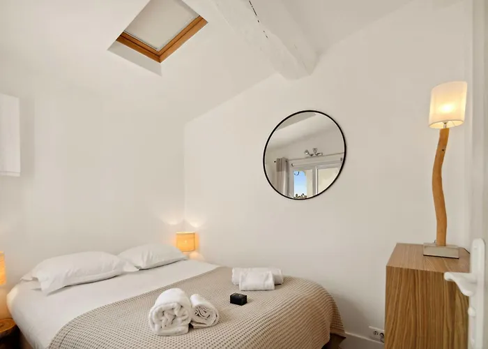 Magnificent - Ac- 2br- *